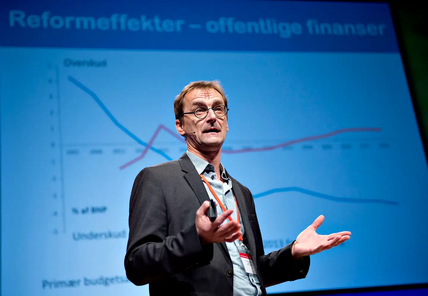 Professor Torben M. Andersen var formand for Velfærdskommissionen, der i 2005 blandt andet anbefalede, at lade pensionsalderen stige med levealderen. Den efterfølgende politiske aftale - Velfærdsaftalen fra 2006 - omtales ofte som fundamentet under Danmarks økonomi. Og det fundament vil Mette Frederiksen nu pille ved.