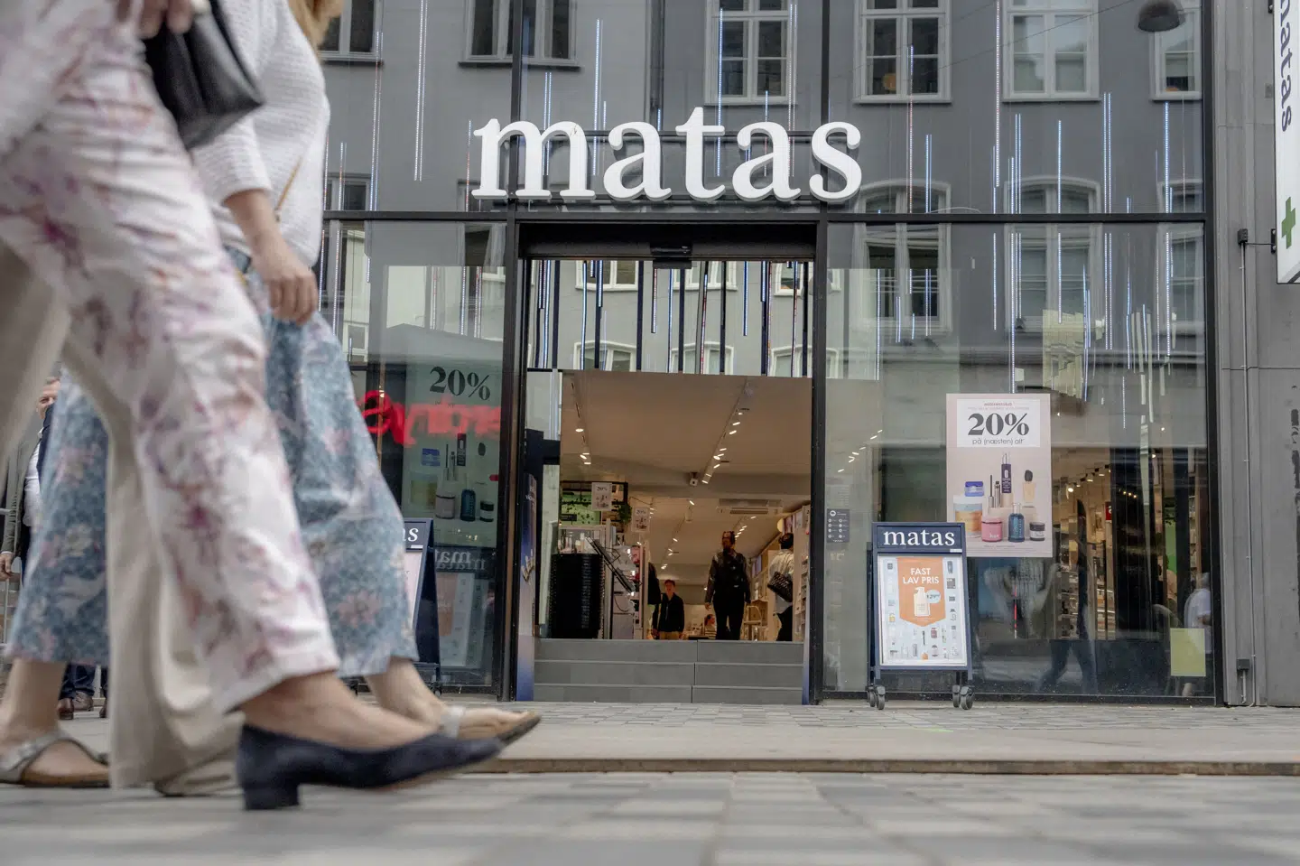 Matas Reklame Netsalg og opkøb af svensk kæde sender salget i Matas i vejret ...