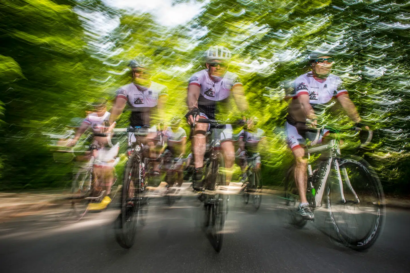 »Cyklisterne rykker sig ikke. Og så bliver jeg ofte hilst med løftet tredje finger, når jeg passerer. Helt ærligt, det er sindssygt provokerende,« skriver Marianne Vilhelmsen.