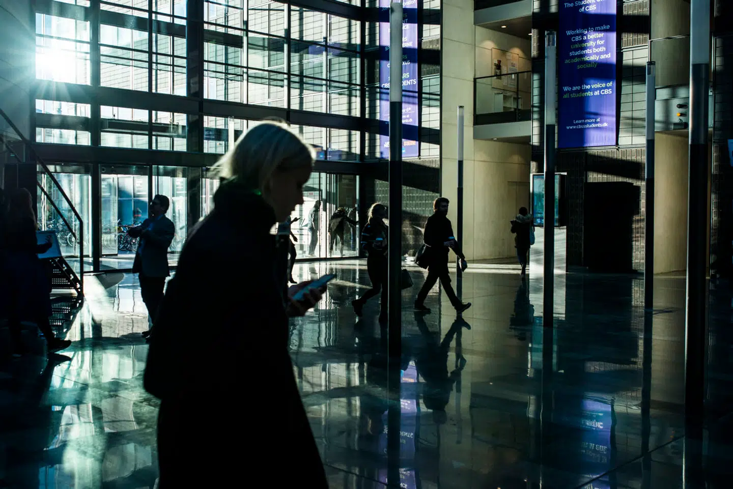 »Vi er voksne mennesker og bør behandles som sådan, med den tillid der følger med. Det er derfor foruroligende, at denne tillid fra CBS’ side stadig betvivles,« skriver Luna Solhave.