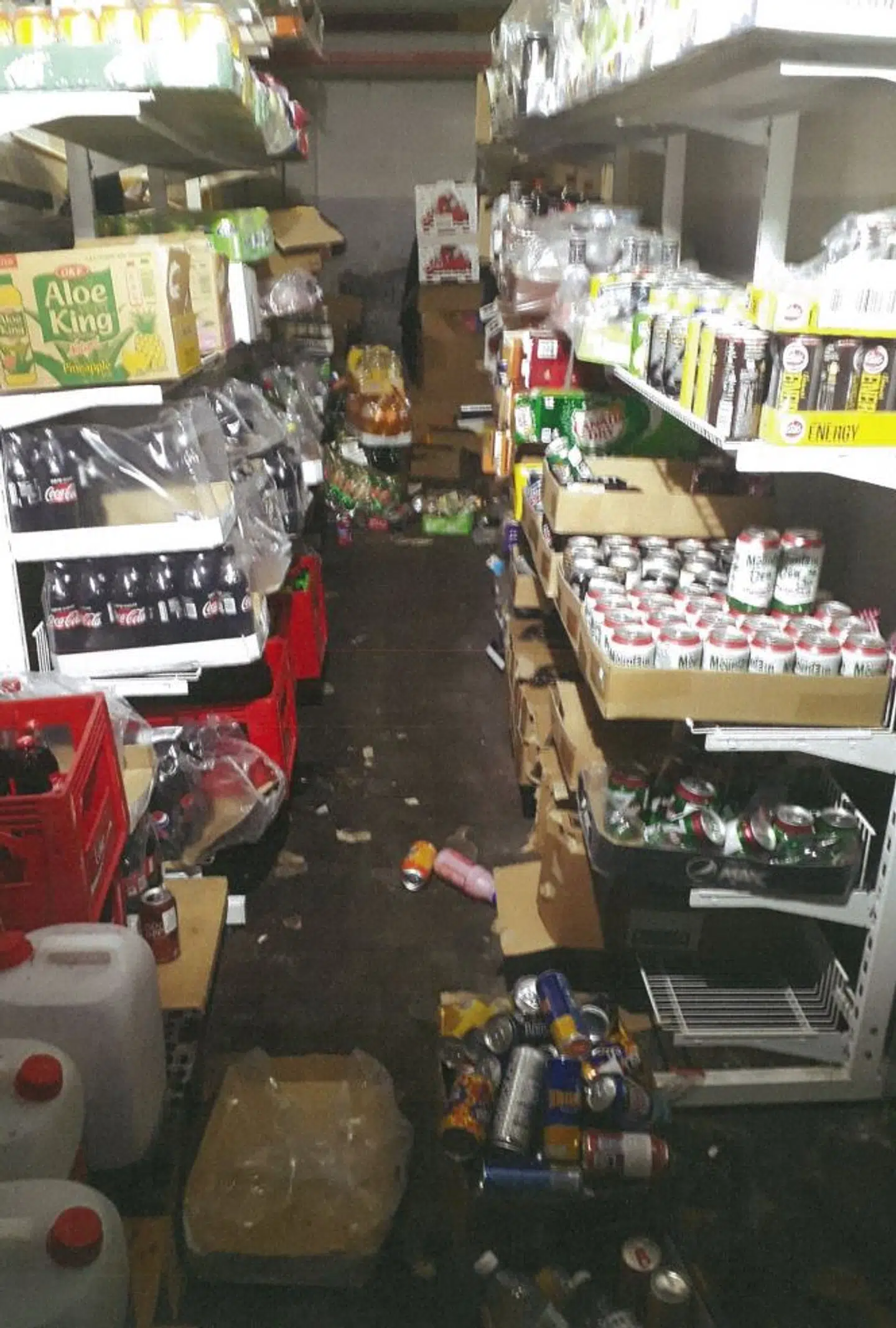 Lager under NamNam Slik på Frederikssundsvej i udkanten af Nørrebro. I juni 2017 tog Fødevarestyrelsen og skattemyndighederne butikken i at have solgt 68 ton slik, som ejeren af butikken ikke kunne fremvise faktura på, hvor han havde købt. Firmaet bag butikken blev politianmeldt. Billedet stammer fra kontrolaktionen.