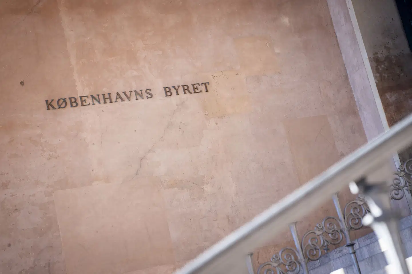 I Københavns Byret er en kvinde onsdag blevet idømt over to års fængsel for bedrageri og mandatsvig. Ifølge anklagemyndigheden skulle hun have udgivet sig for at være en succesfuld bitcoin-investor. (Arkivfoto).