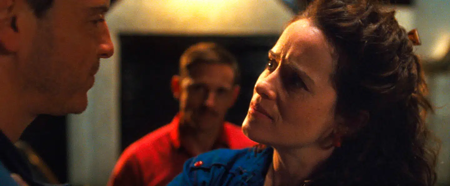 Både Paul Mescal (tv) og Andrew Scott spiller mageløst godt. Andrew Scott, Jamie Bell and Claire Foy in ALL OF US STRANGERS. Photo Courtesy of Searchlight Pictures. © 2023 Searchlight Pictures All Rights Reserved.