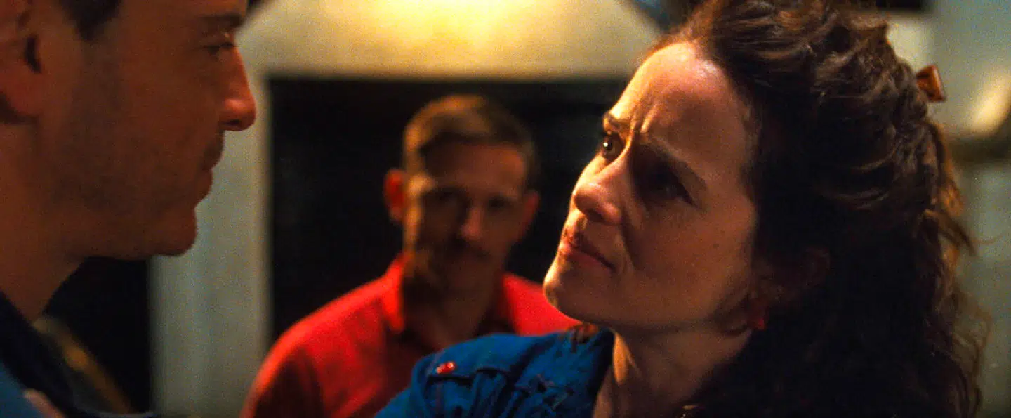 Både Paul Mescal (tv) og Andrew Scott spiller mageløst godt. Andrew Scott, Jamie Bell and Claire Foy in ALL OF US STRANGERS. Photo Courtesy of Searchlight Pictures. © 2023 Searchlight Pictures All Rights Reserved.