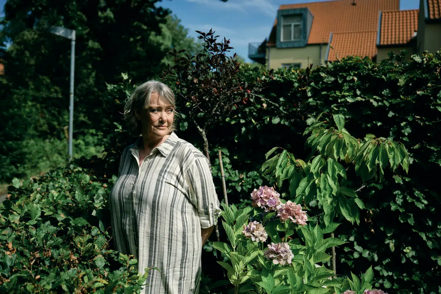 Henriette Egede Andersen bor i Køge, men har i lange perioder haft sin daglige gang på Rigshospitalet på grund af et langt leukæmiforløb. Siden er det skimmelsvampen Aspergillus fumigatus' angreb på hendes hjerne, der har ført til, at hun i dag er på førtidspension.