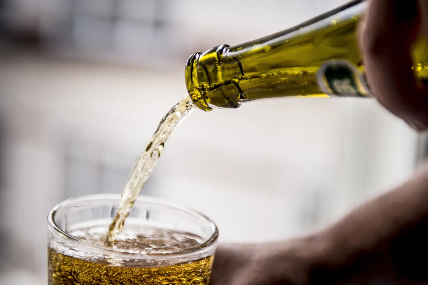 Alkohol fylder meget for mange unge, når de begynder på en ungdomsuddannelse eller videregående uddannelse. Flere uddannelsesinstitutioner har dog en alkoholpolitik, der har klare retningslinjer for druk i forbindelse med studiet og aktiviteter på skolerne. (Arkivfoto).