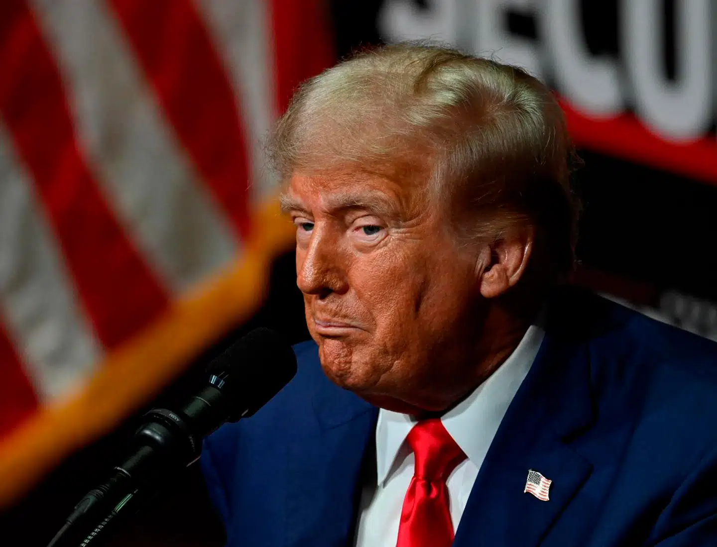 Lækkede undervisningsvideoer sår tvivl om, hvorvidt Donald Trump taler sandt, når han nægter af kende til det kontroversielle Project 2025.