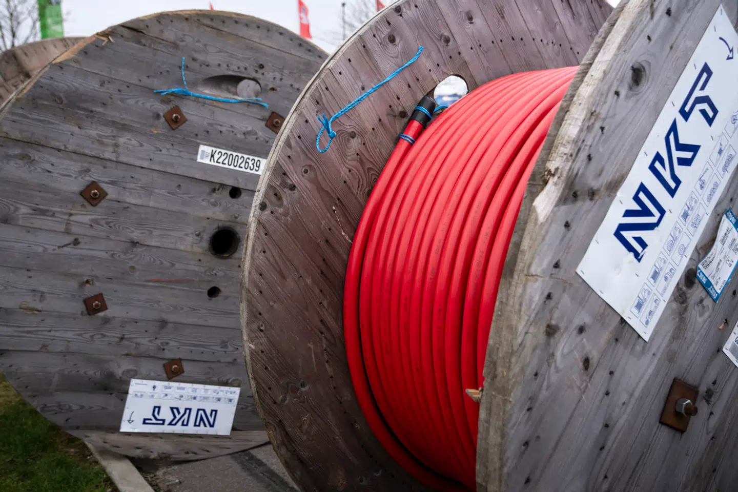 Kabeltromler fra NKT A/S ved byggeri i Tilst ved Aarhus, tirsdag den 27. februar 2024. NKT A/S, oprindeligt Nordiske Kabel- og Traadfabriker A/S, er et industrielt holdingselskab inden for energikabler og optiske komponenter, lasere og krystalfibre. Grundlagt i 1891.