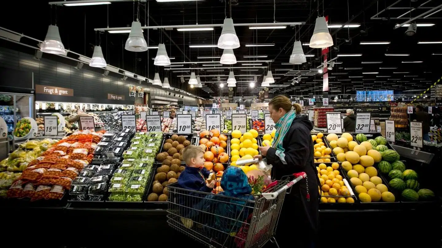 Skatteministeriets fagfolk ser lige nu på, om der skal være lavere moms på frugt og grønt.