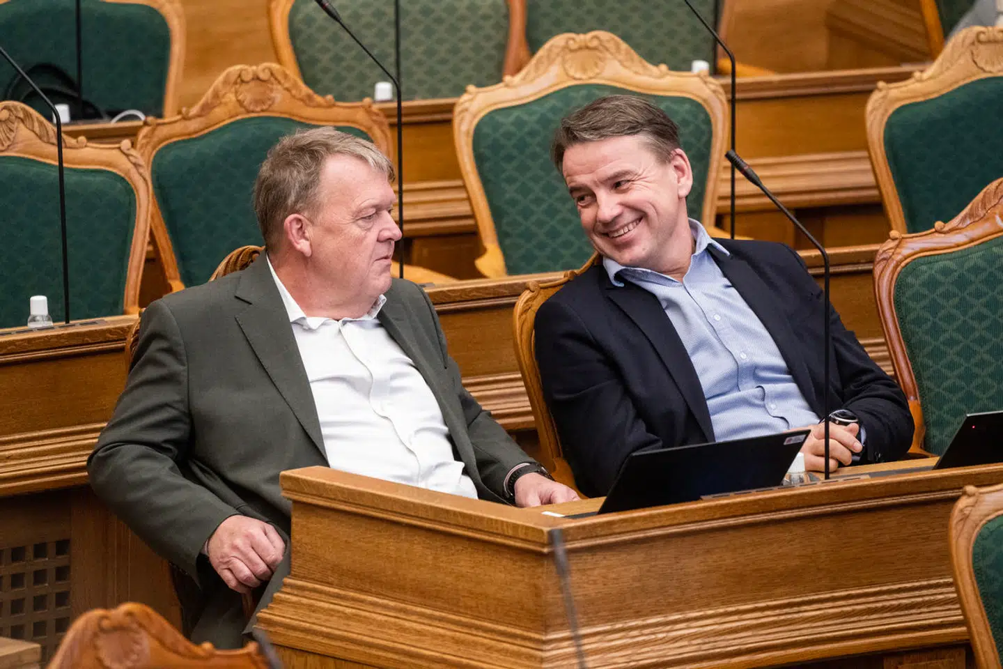 Både Christian Friis Bach og Lars Løkke Rasmussen har haft skiftet væk fra deres parti i løbet af en valgperiode. Begge beholdt deres mandat.