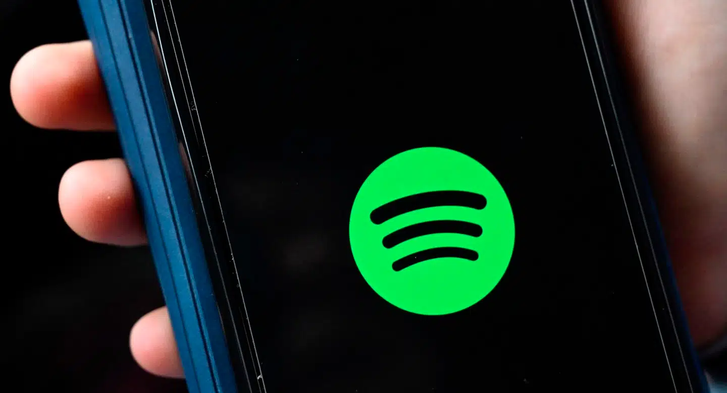 »Verknallt in einen Telahon« er nummer tre på streamingtjenesten Spotifys »globale virale liste«.