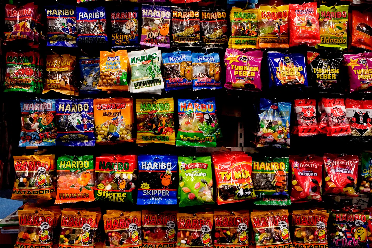 Skal danskerne beskyttes mere mod slik i supermarkedet? Ja, mener Kræftens Bekæmpelse. Foto: Uffe Weng, Scanpix.