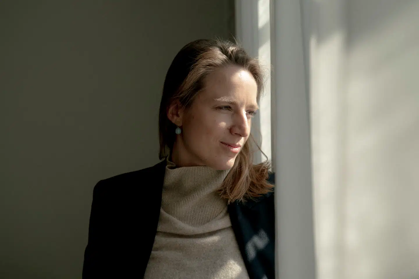 Theresa Scavenius´ nye parti, Grønne Demokrater, arbejder for »social og grøn retfærdighed«, som traditionelt hører til til venstre for midten, men er samtidig frihedssøgende og vil værne om »borgernes ukrænkelige frihed« og virksomheders konkurrenceevne, som traditionelt hører til på højrefløjen. Det skriver partiet i dets partiprogram.