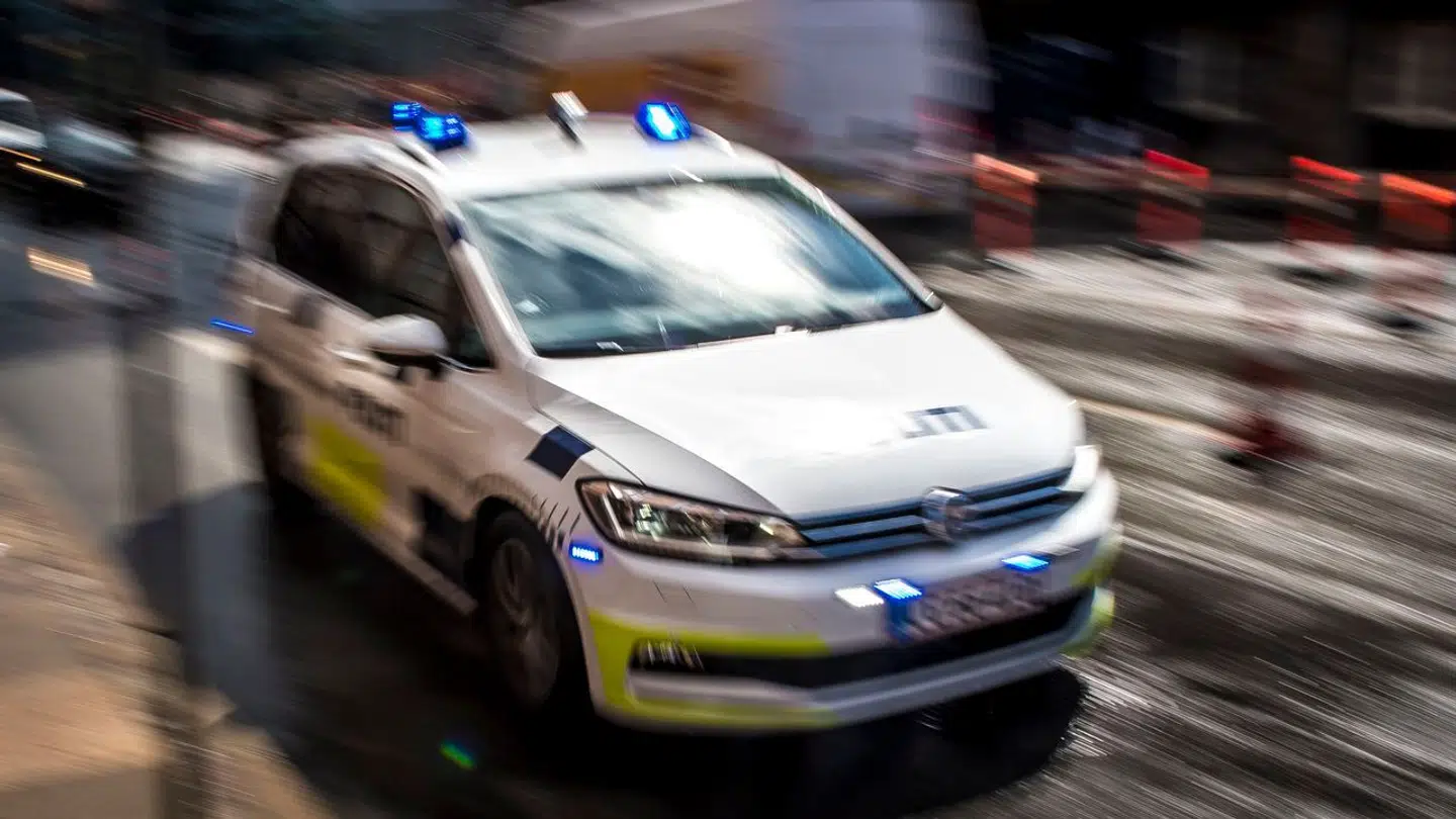 Midt- og Vestsjællands politi er tirsdag aften på vej mod en brændende bus på Oddenvej.