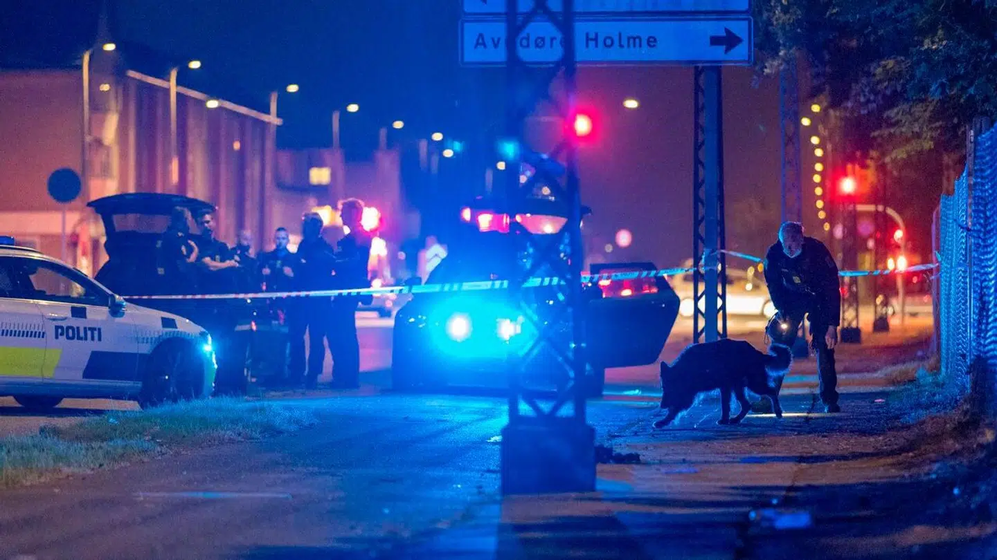 Vestegnens politi har afspærret et område ved Roskildevej og Tårnvej i Rødovre tirsdag den 20. august 2024.