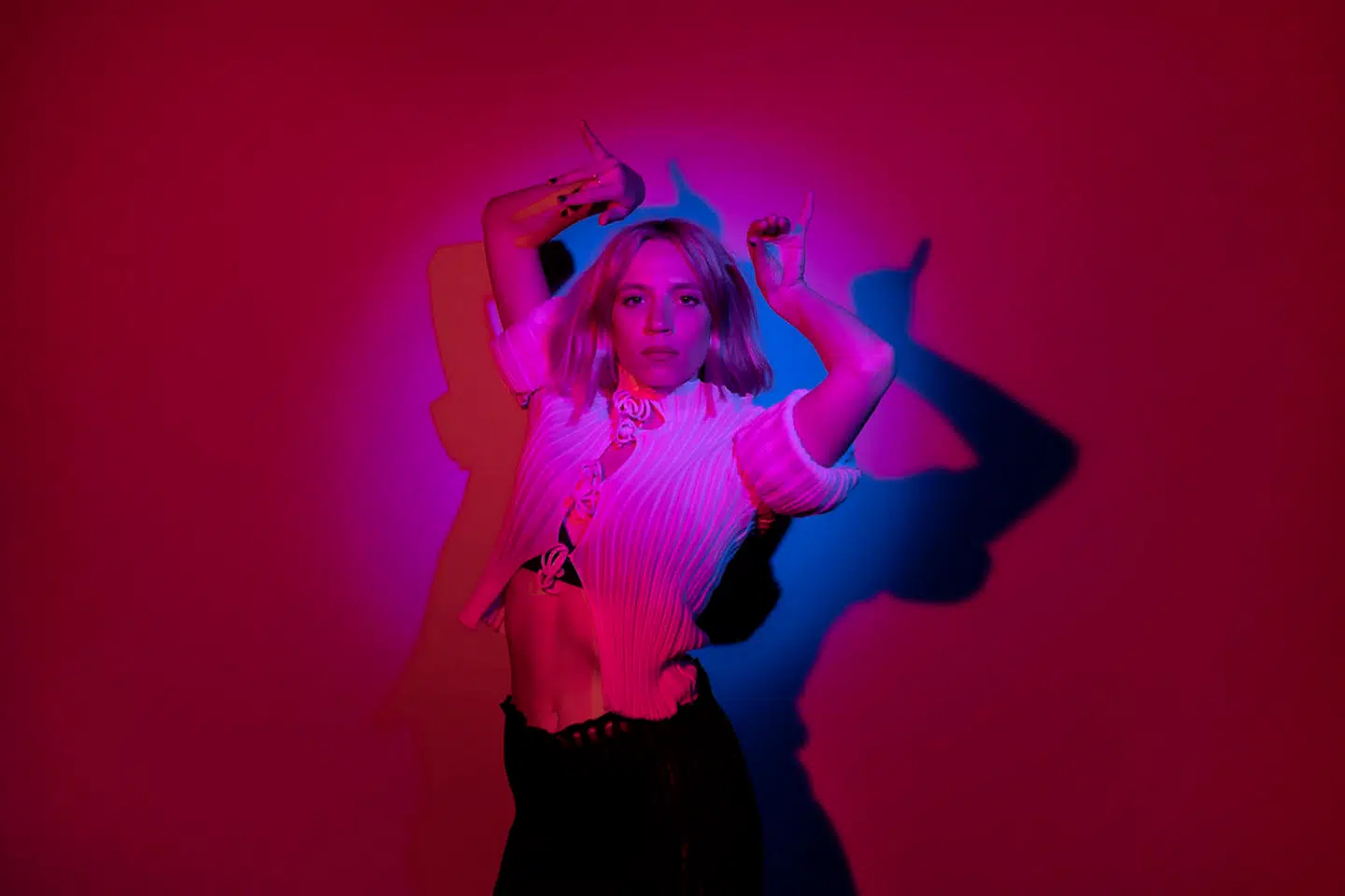 Et af de navne på plakaten er danske Emma Sehested Høeg, der er skuespiller og sanger.