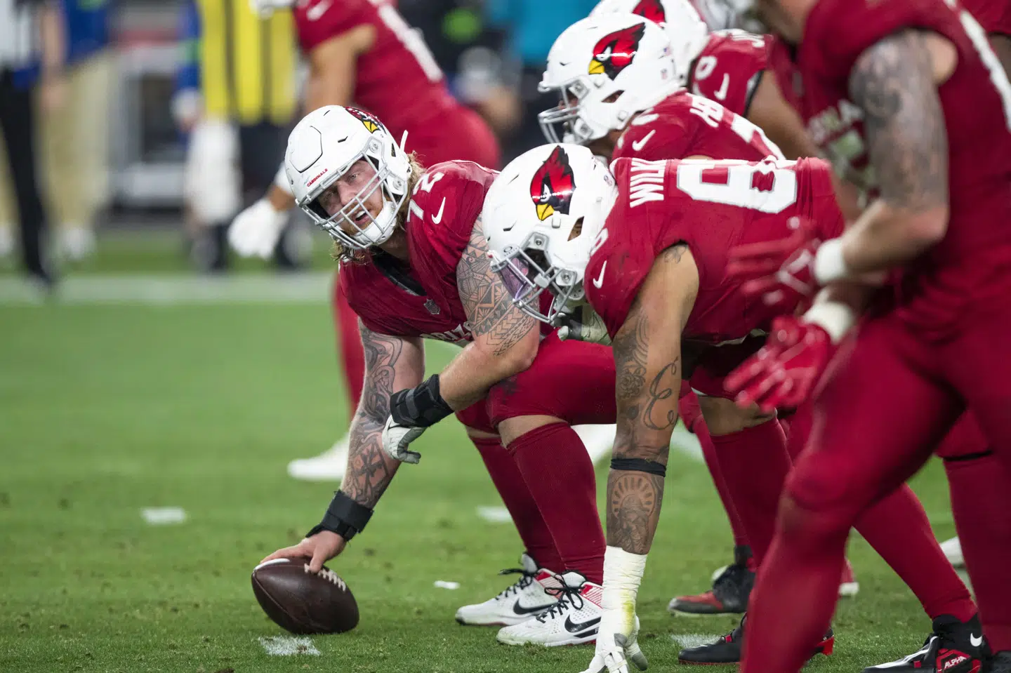Hjalte Froholdt (med bolden) spillede samtlige 17 kampe for Arizona Cardinals i seneste sæson.