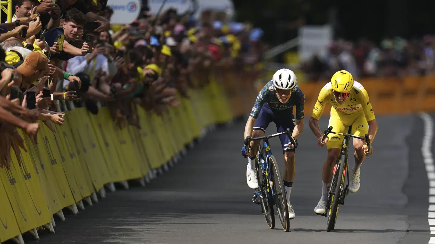 Jonas Vingegaard og Tadej Pogacar har fordelt de to øverste podiepladser mellem sig i de seneste fire udgaver af Tour de France – og fjerde kapital af dramaet var noget, de danske seere slugte med velbehag.