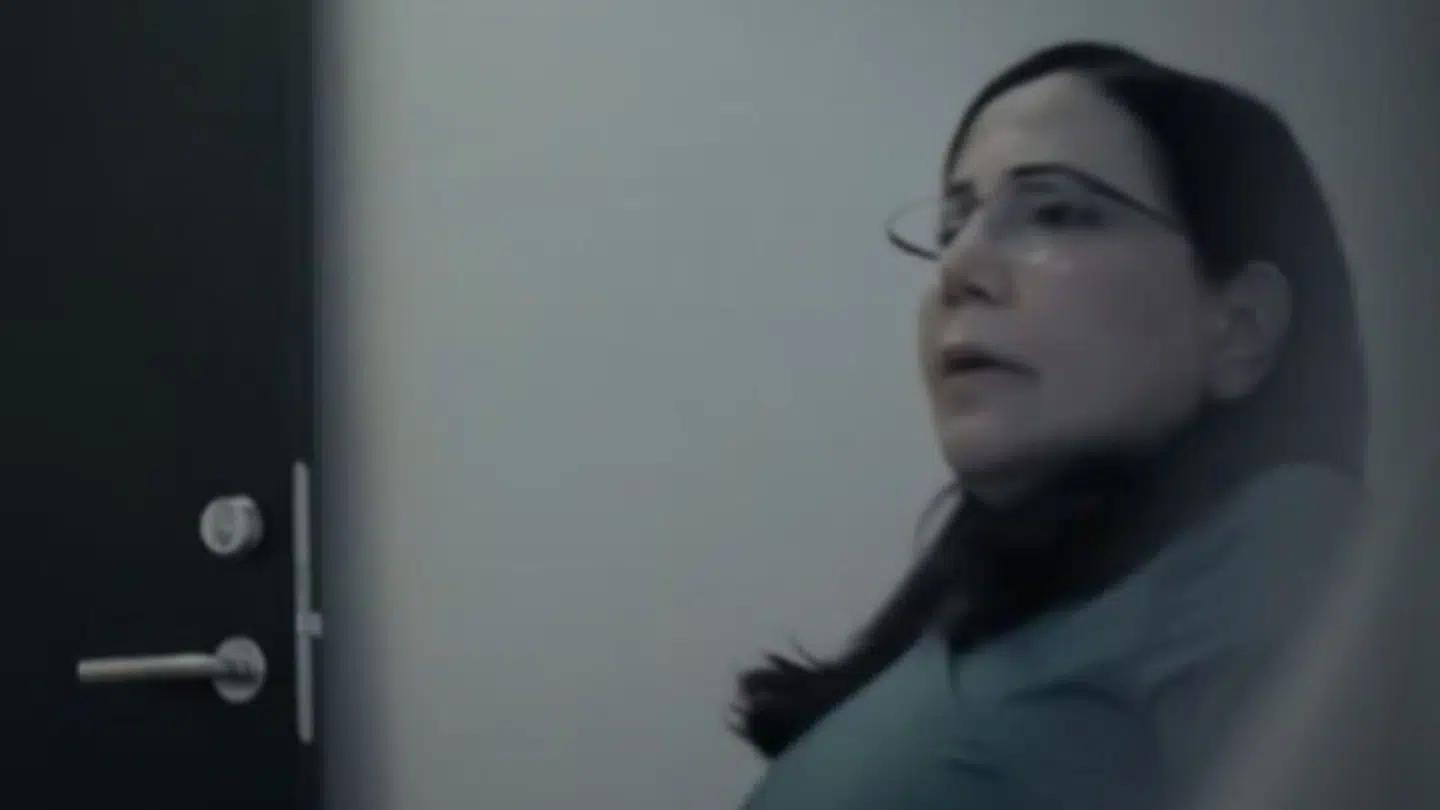 Her ses Francesca Juliett Kappello i TV 2-dokumentaren 'Den sorte svane'. Nu er hun idømt otte måneders betinget fængsel og en kæmpebøde.