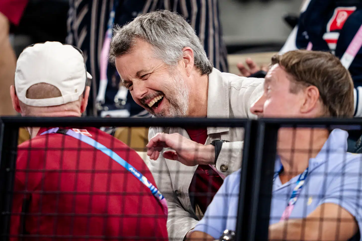 Vores sporty kong Frederik var i sit es under OL, hvor han blandt andet også så danske Viktor Axelsen vinder guld i herresinglen i badminton.