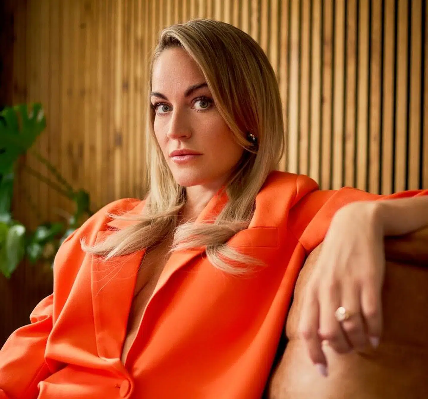 Amalie Szigethy har hverken tid til musik eller skuespil, fordi hun kun har fri, når børnene er i skole og børnehave. Samtidig kalder hun sig fuldtidsmor og er aktuel med et nyt tv-program. Foto: United tv / Prime Video