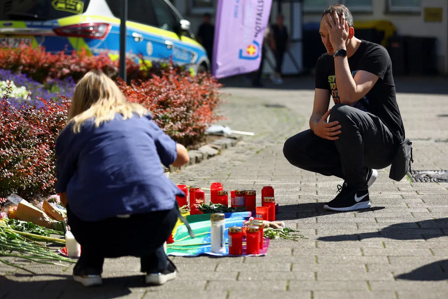 En mand mindes knivangrebet, hvor tre mennesker blev dræbt fredag.