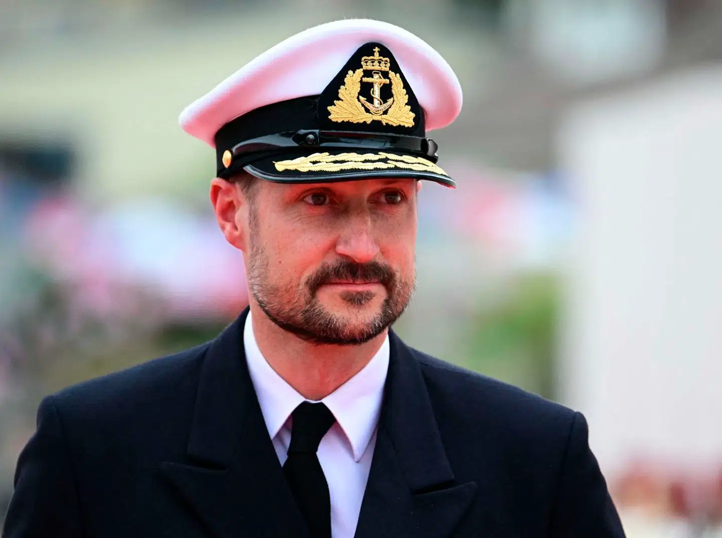 Kronprins Haakon svarede mandag formiddag på spørgsmål fra pressen om skandalesagen angående hans papsøn.