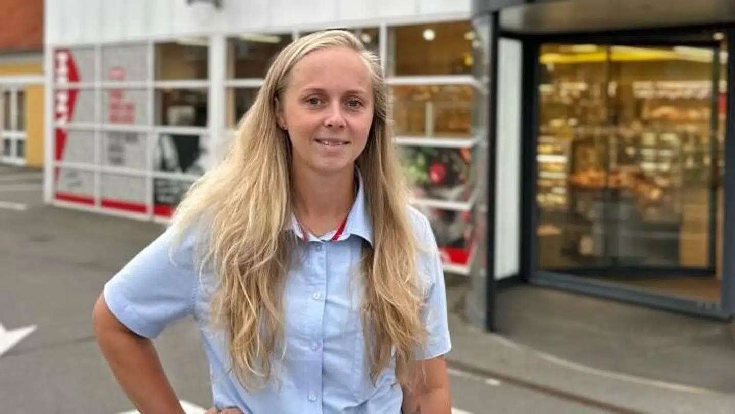 Louise Sommer Borrits er købmand i Meny i Frederikssund, og hun oplevede 7. august, at ansat måtte gå grædende hjem, efter børneagent og kontrollør fra Sikkerhedsstyrelsen var forbi.