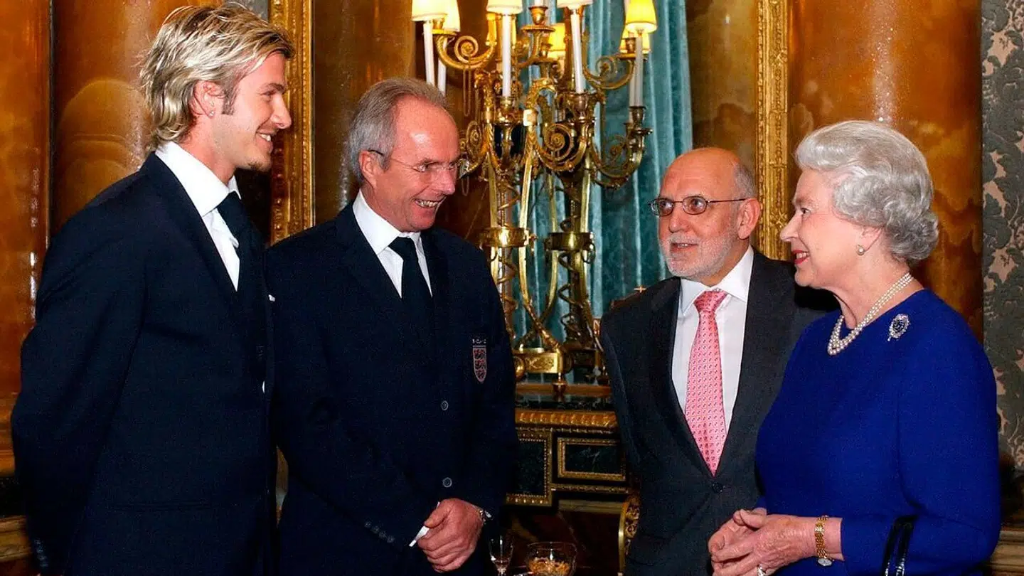 Svenskeren mødte den engelske dronning i selskab med David Beckham.