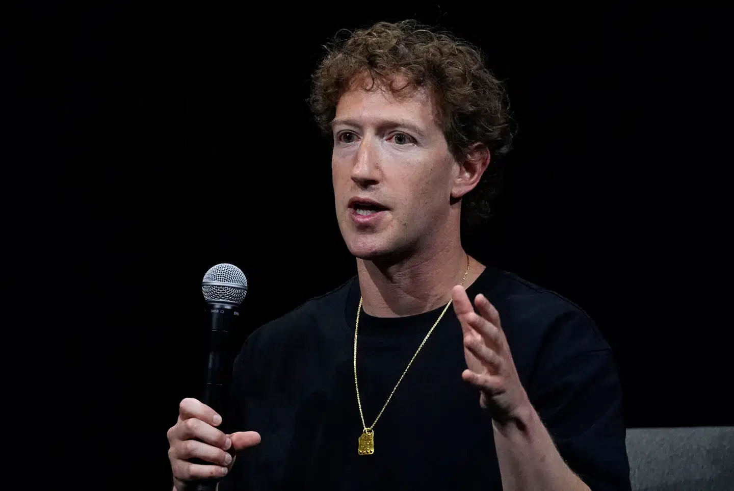 Mark Zuckerbergs sociale medier har gjort ham til verdens fjerderigeste person.
