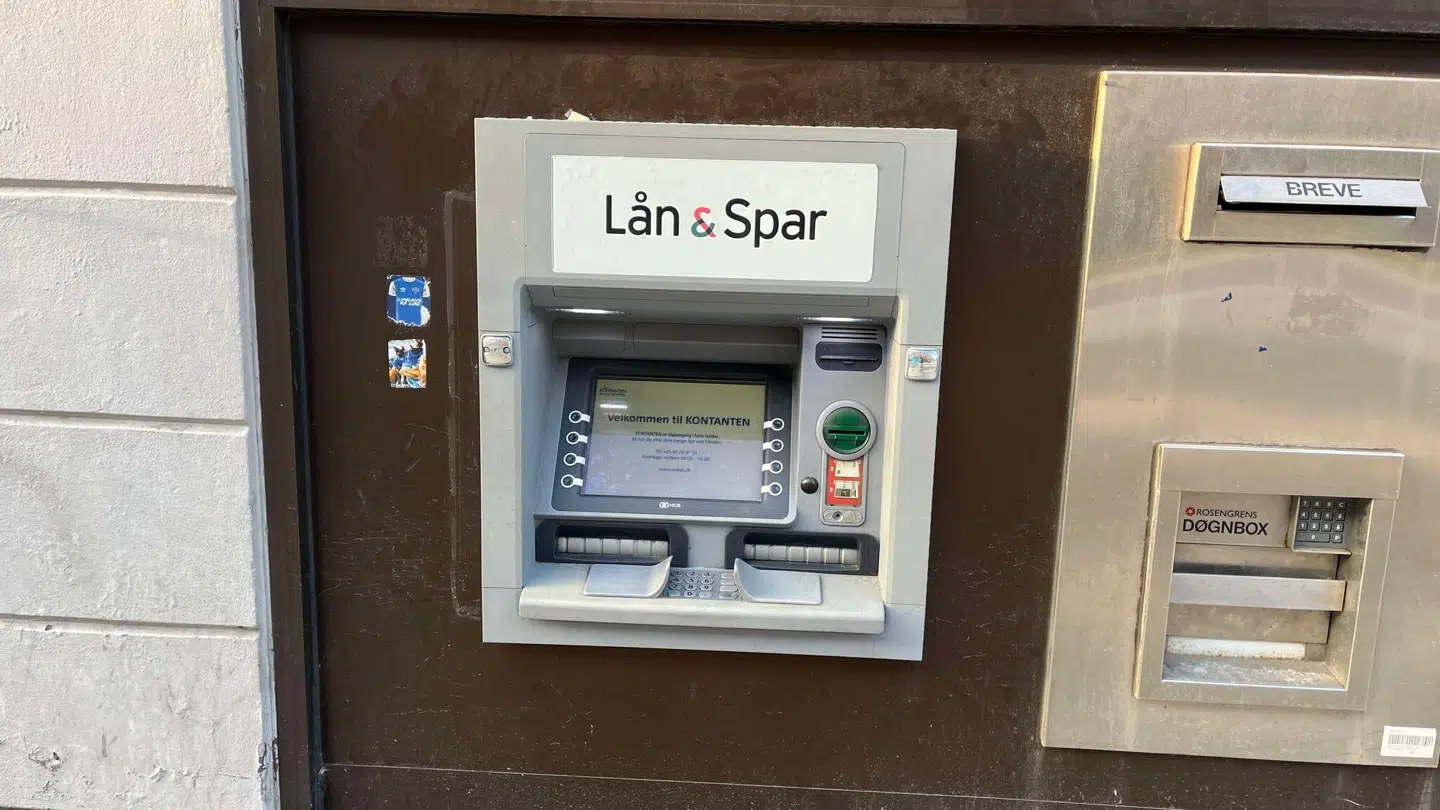 Lån og Spar-automaten på Valby Langgade, hvor Simona og minimum én anden er blevet snydt for mange tusinde kroner.