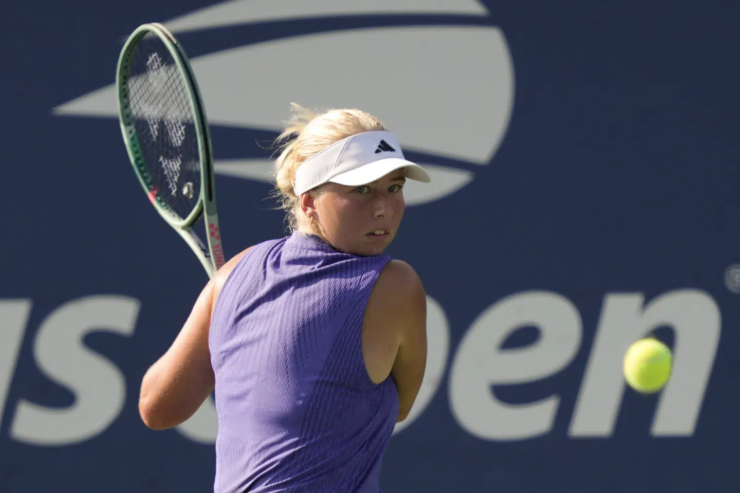 Kvinderne spiller med hurtigere bolde i US Open, hvilket ifølge Clara Tauson ikke giver nogen mening.