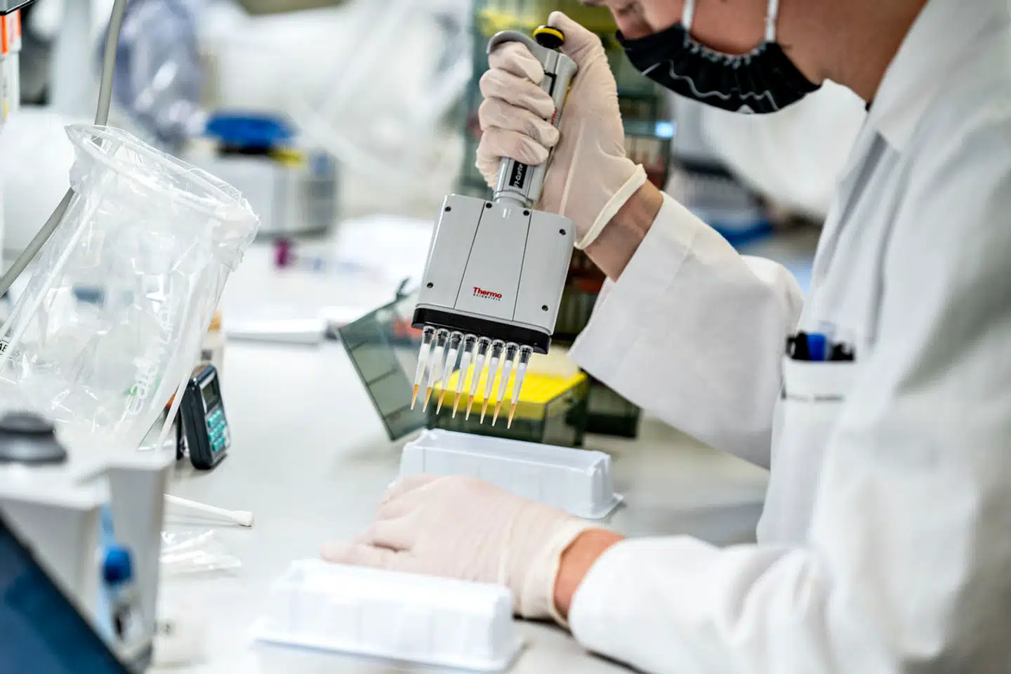 »Selvom staten ikke kan bestemme, hvordan private forskningsmidler bør fordeles, er der en tydelig tendens til, at både private og offentlige fonde hælder deres midler i de samme kasser,« skriver Morten Westfall.