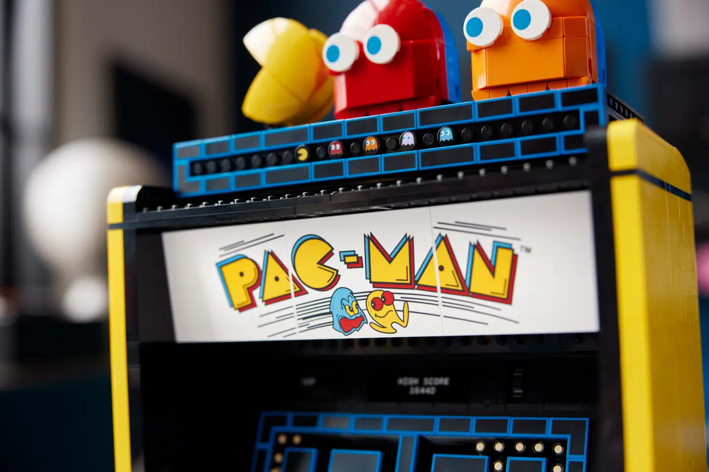 En LEGO-version af 1980ernes berømte PAC-MAN Arcade er et af de LEGO-sæt, der får voksne til i stigende grad at købe LEGO.