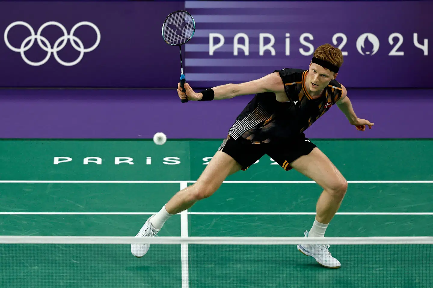 Anders Antonsen må indtil videre klare sig uden en træner. (Arkivfoto).