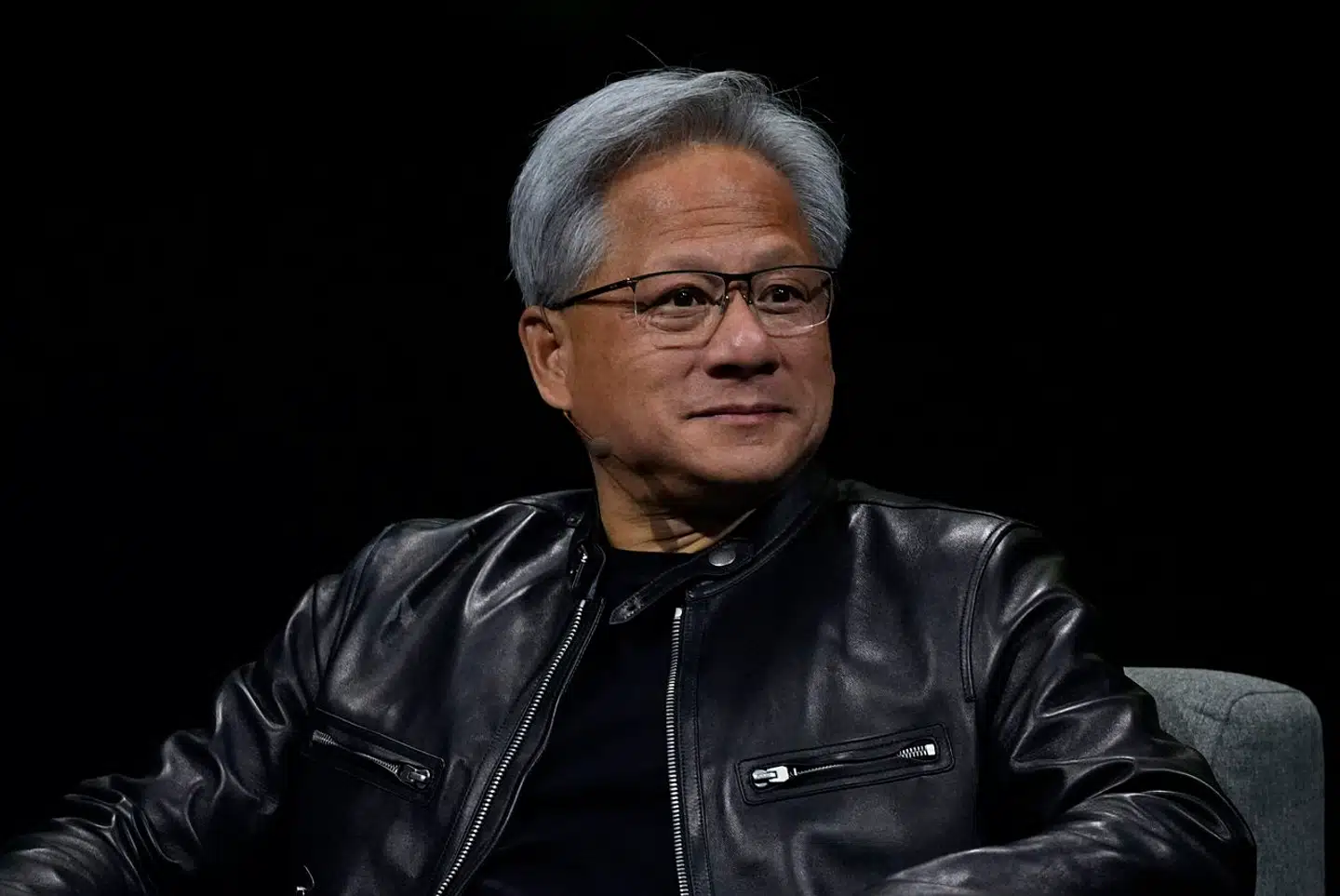 Topchef i Nvidia Jensen Huang kunne onsdag aften præsentere halvårsregnskab. Den stigende brug af kunstig intilligens har sendt chipselskabet på himmelflugt.