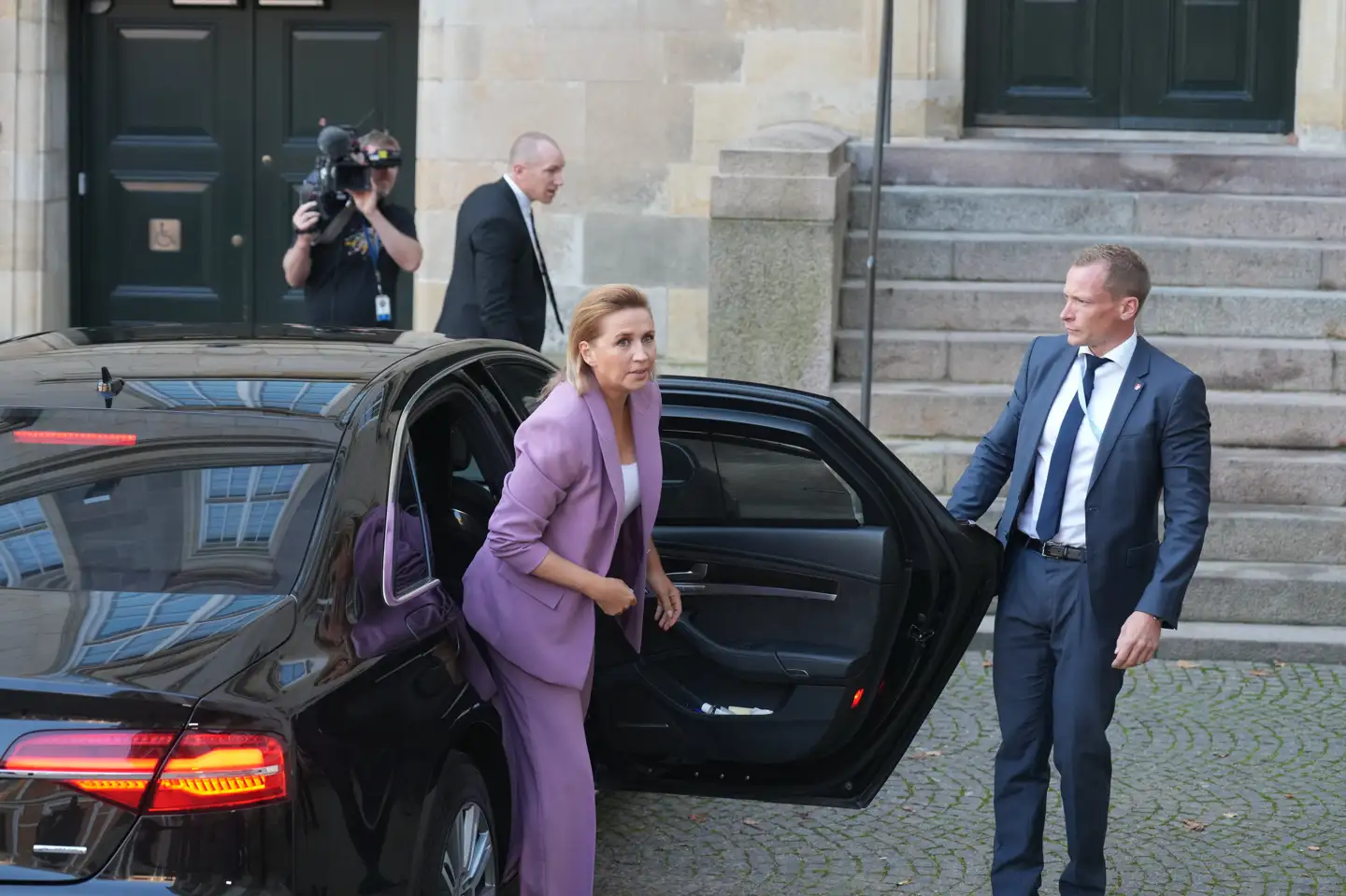 Statsminister Mette Frederiksen ankommer til Statsministeriet før regeringsrokade.