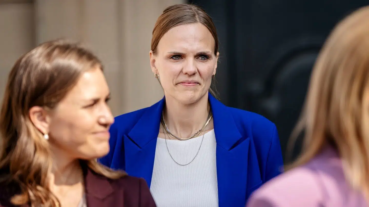 I går var Caroline Stage Lars Løkke Rasmussens spindoktor, men i dag fik hun højest overraskende en helt ny titel som minister. Det er ikke en udnævnelse, der skaber udelt begejstring internt i Moderaterne, hvor flere er skuffede over Lars Løkke Rasmussen. Foto: Mads Claus Rasmussen/Ritzau Scanpix