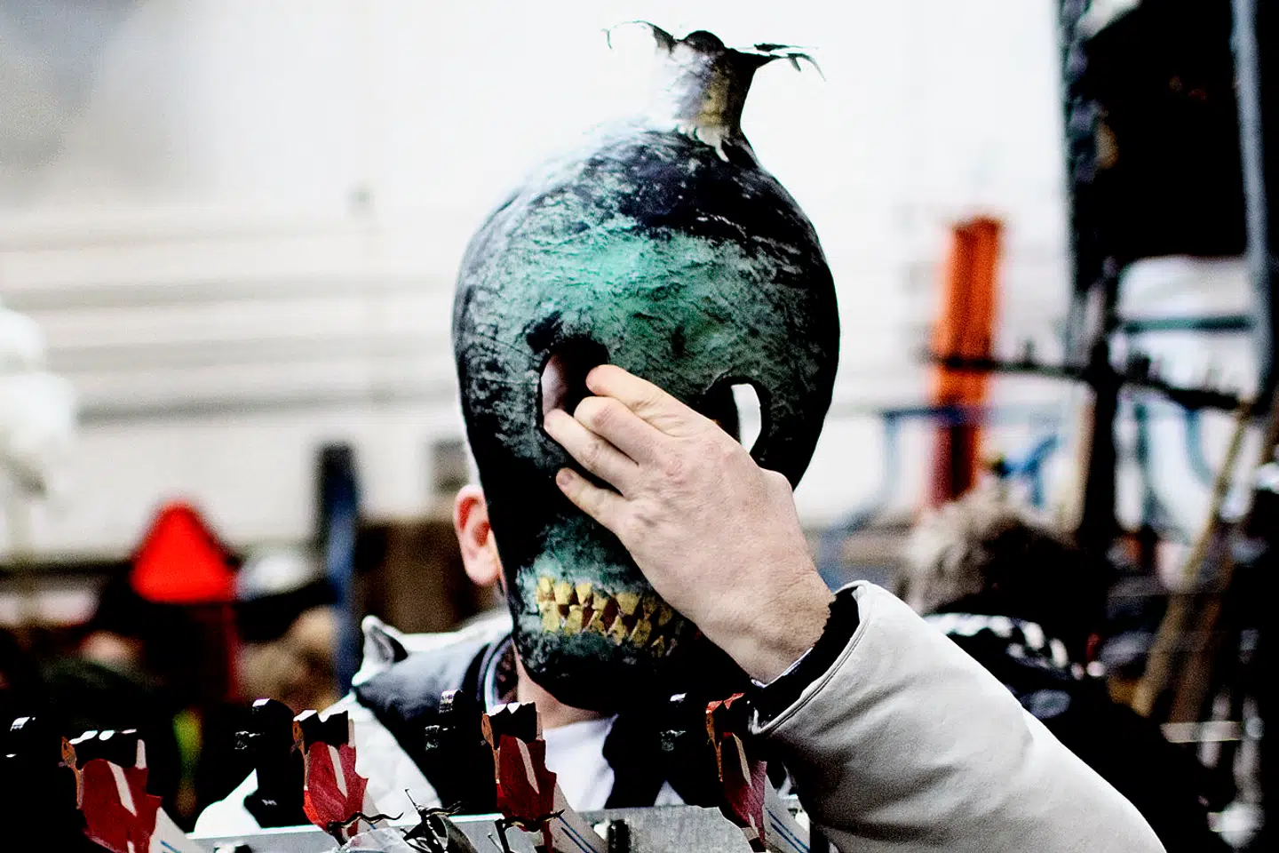 Det Kongelige Teater sælger ud af kostumer og rekvisitter på Refshaleøen.