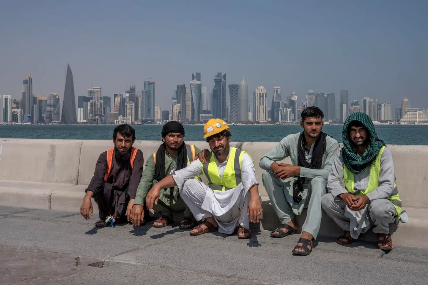 Pakistanske migrantarbejdere i Qatar. Mon ikke de hellere ville arbejde i Danmark til danske løn- og arbejdsvilkår?