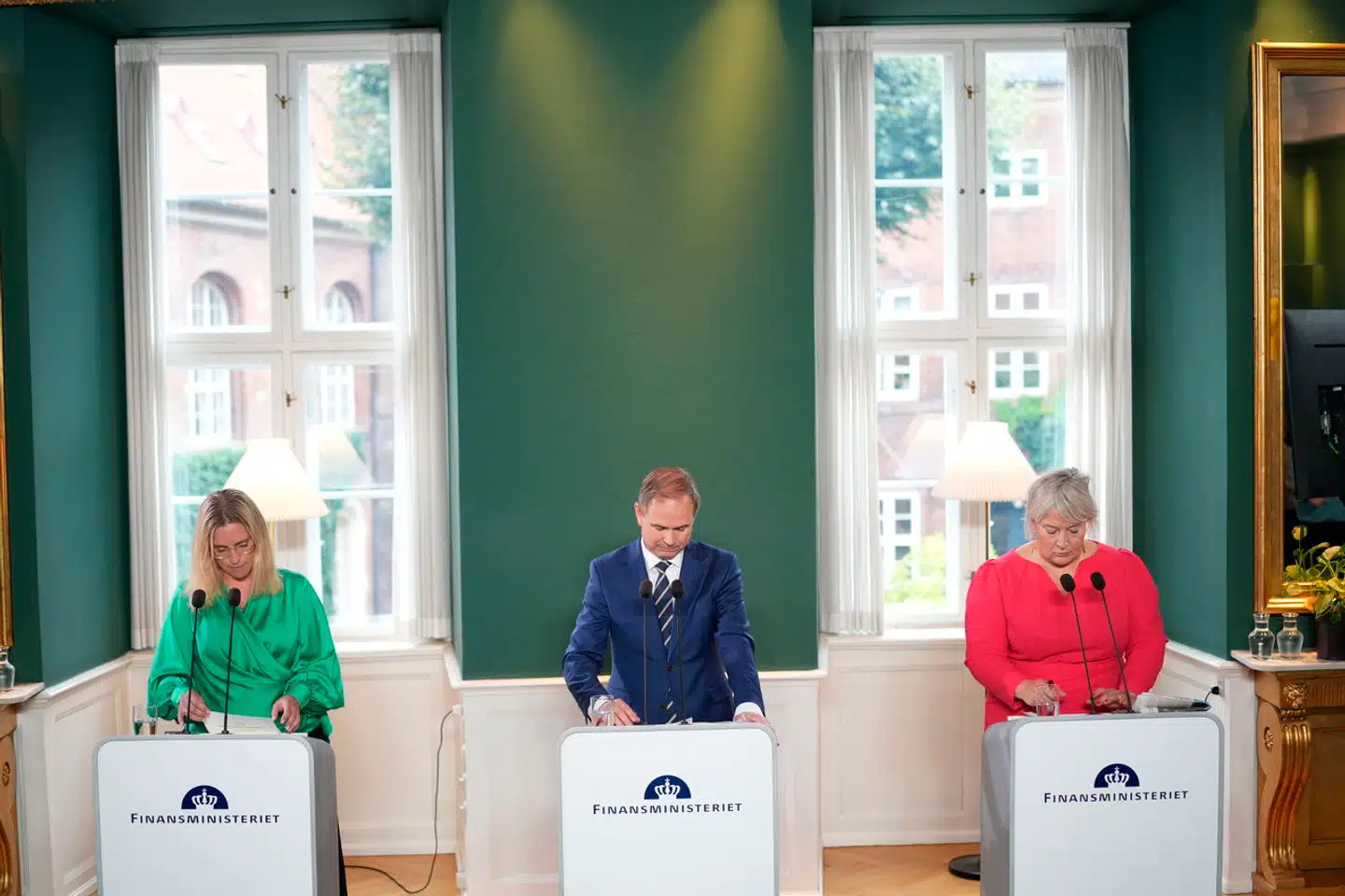 Finansminister Nicolai Wammen (S), økonomiminister Stephanie Lose (V) og uddannelses- og forskningsminister Christina Egelund (LA) præsenterer finanslovforslag for 2025 samt Økonomisk Redegørelse på et pressemøde i Finansministeriet.