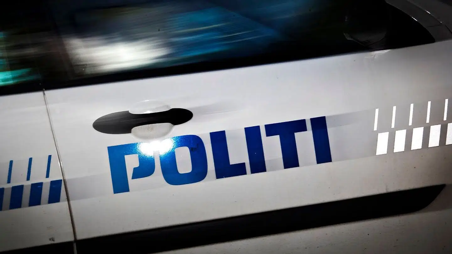 Politiet er til stede ved den københavnske natklub Rumors.