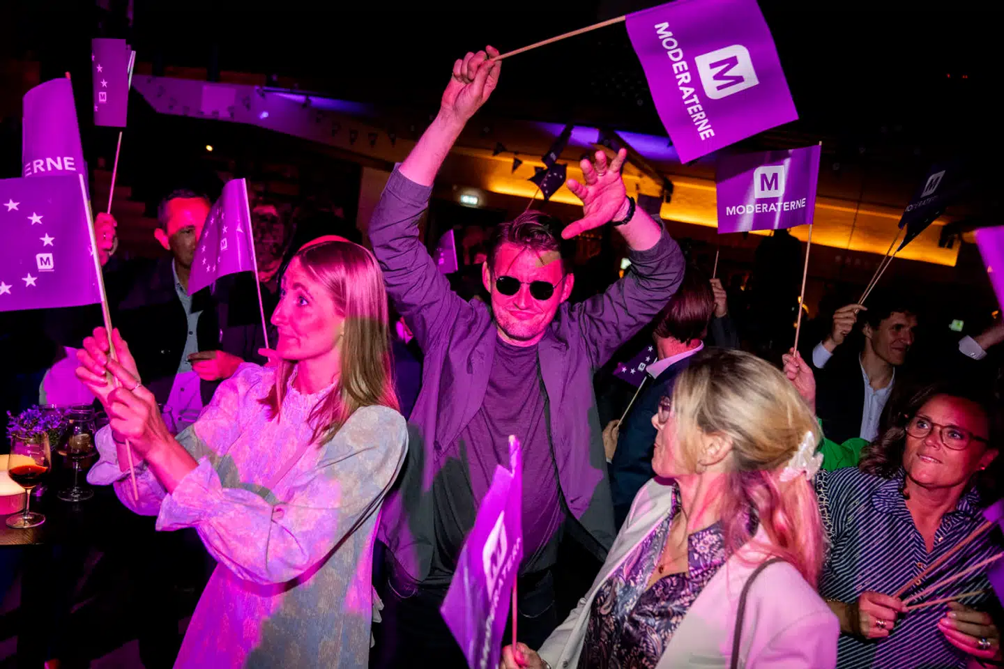 Festlig stemning under valgfesten hos Moderaterne i forbindelse med valget til Europa-Parlamentet.