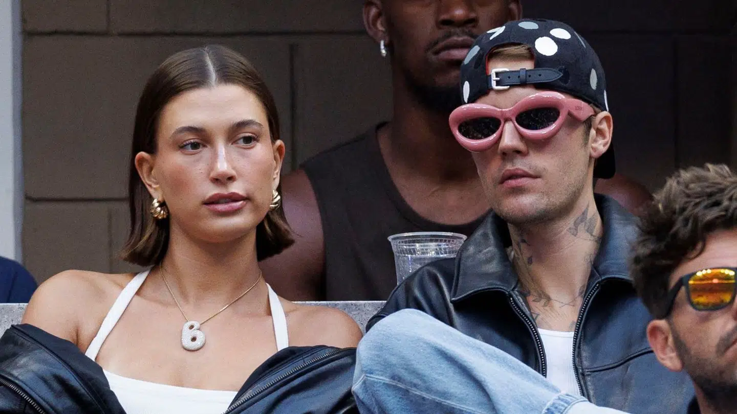 Justin Bieber og hans hustru, Hailey Bieber, under sidste års US Open.