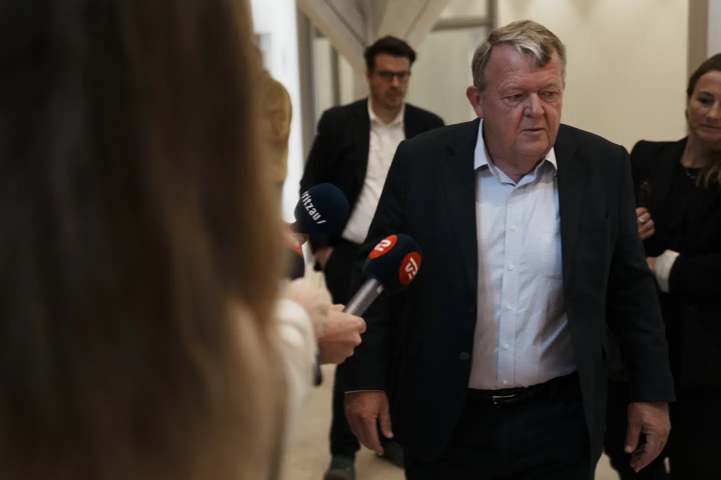 Lars Løkke Rasmussen er mødt op til krisemøde hos Moderaterne.