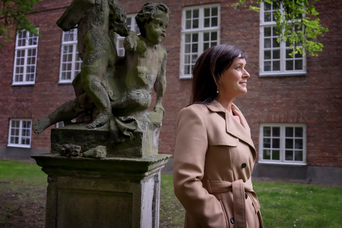 »Kan vi venligst få et svar på, om ministeren støtter den slags indblanding i forældrenes ret til at opdrage deres egne børn,« skriver Martin Ågerup til sundhedsminister Sophie Løhde (V).