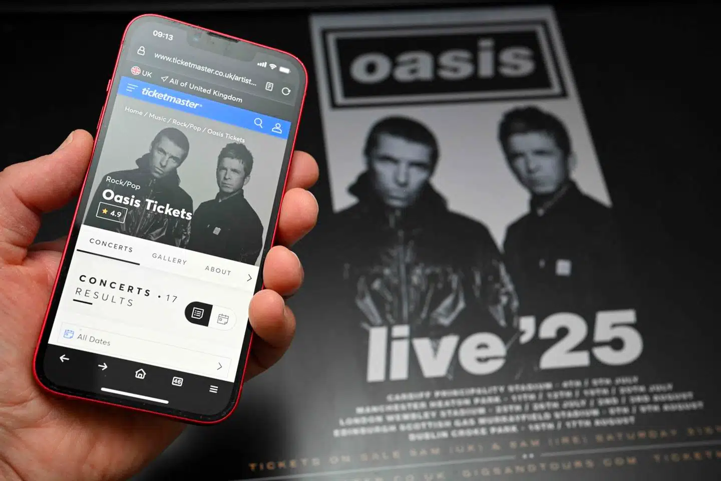 Alle Oasis' koncerter er udsolgt trods kritik fra fans om prisen.