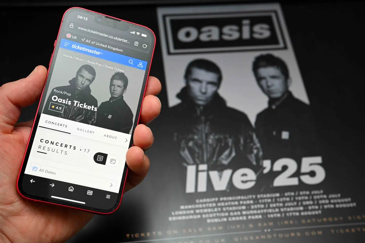 Alle Oasis' koncerter er udsolgt trods kritik fra fans om prisen.