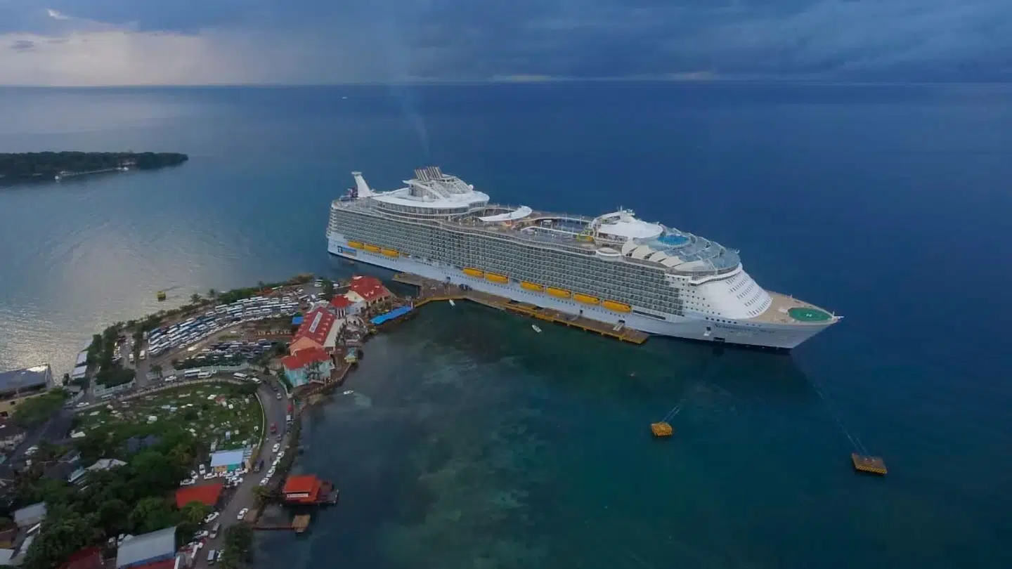 Arkivfoto af 'Symphony of the Seas', der ejes af Royal Caribbean Group.