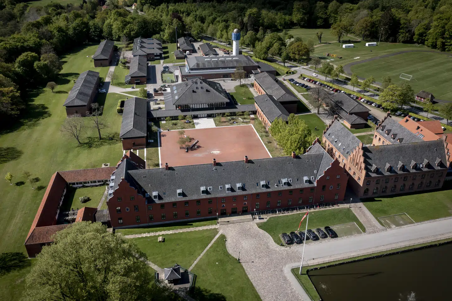 Herlufsholm Kostskole ligger ved Næstved på Sydsjælland. Der har været fokus på trivslen på skolen efter en TV 2-dokumentar fra 2022 om mobning og vold. (Arkivfoto).